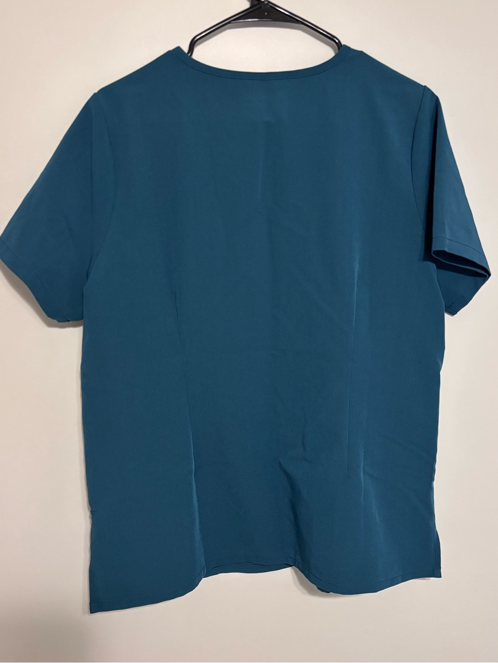 Bundle of 4 Women’s V-Neck Tunic Scrub Top in Blues and Green - Picture 9 of 16
